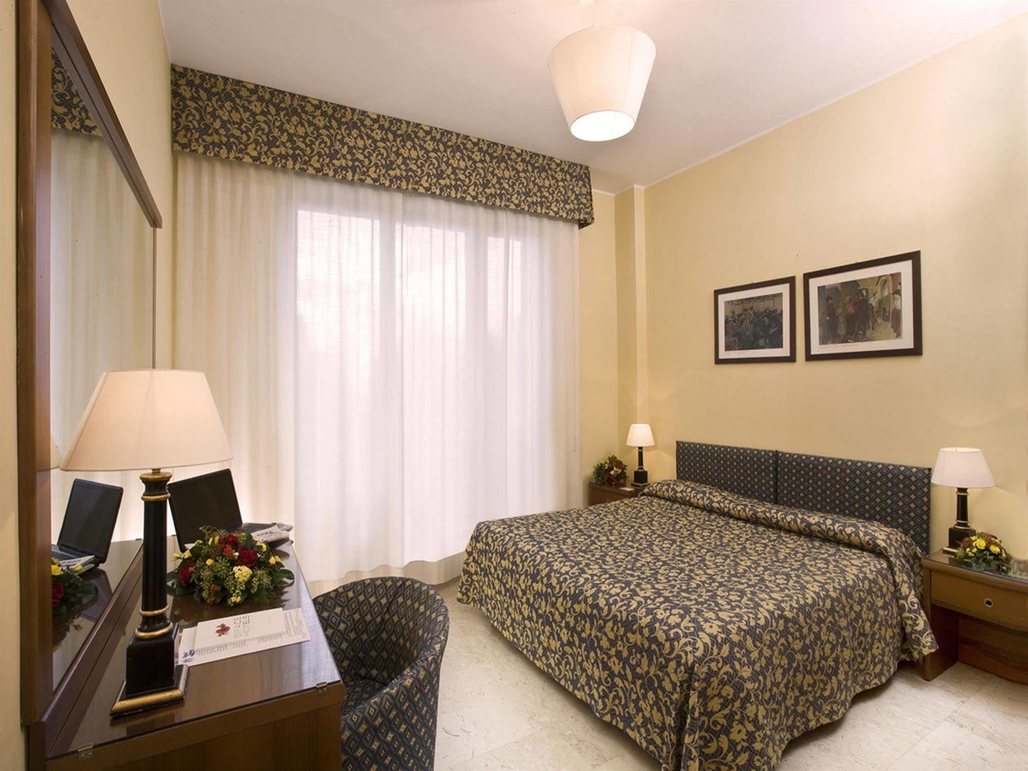Savoy Hotel 4*